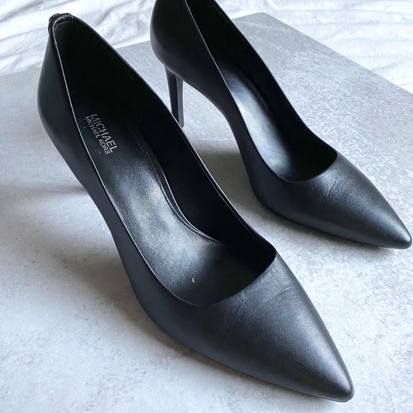 Black Michael Kors Pointed Leather Heels “Dorothy Flex Pumps” - Picture 1 of 5